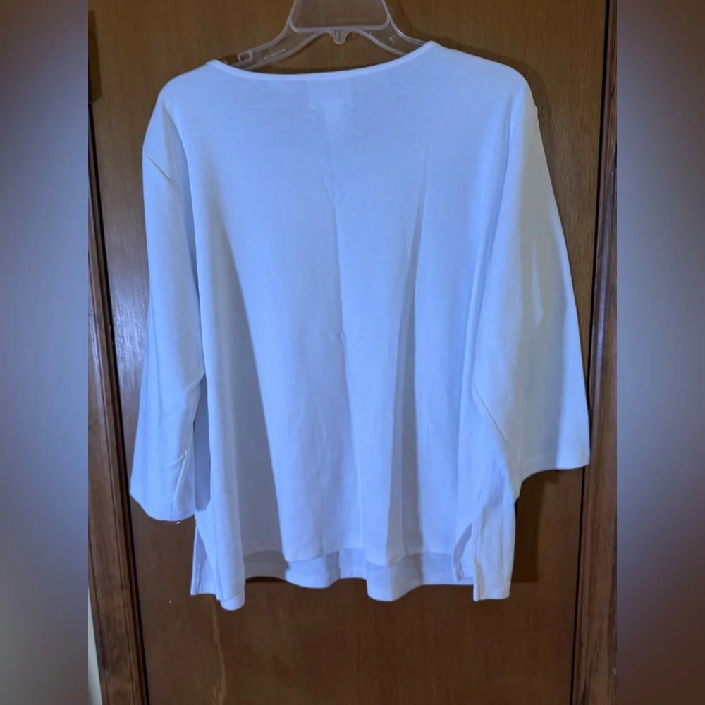 Alfred Dunner White Top with Green Accent - Picture 4 of 4